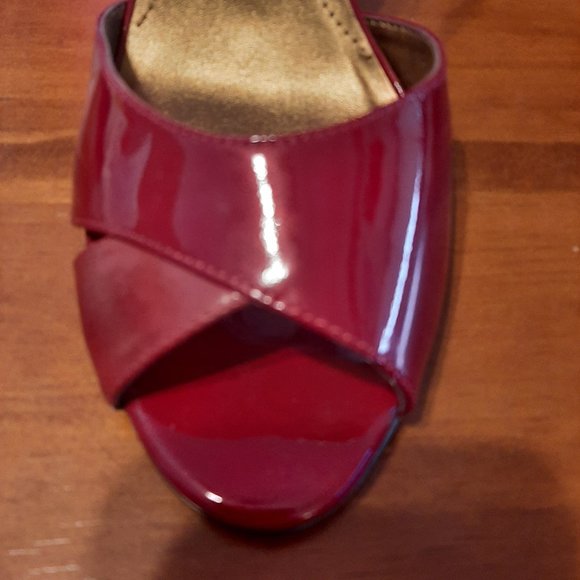Brand New Circa Red Patent Leather Heels by Joan & David - Size 10M - Picture 6 of 13